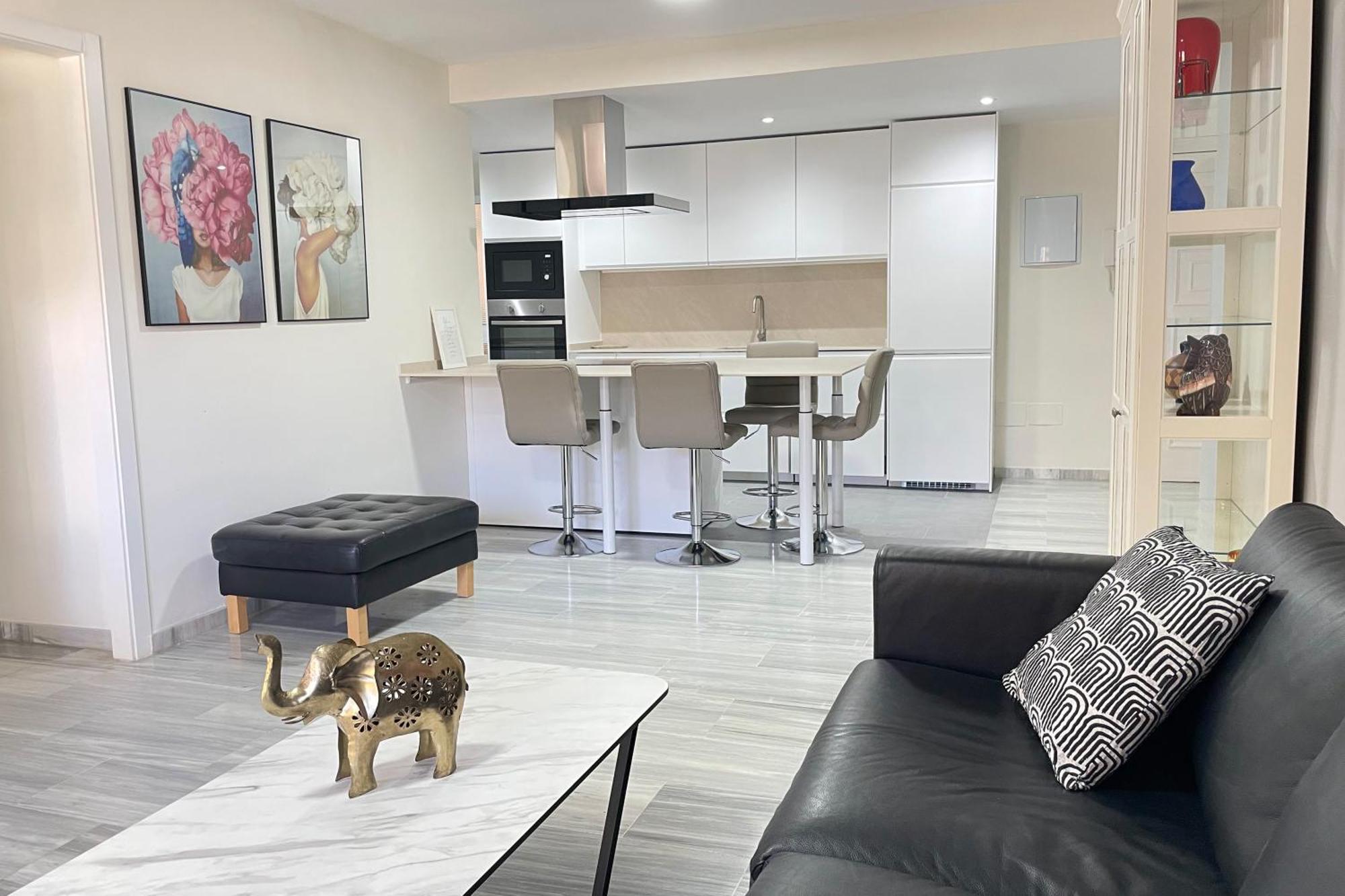 2 Bedroom 2 Bathroom Apartment In The Heart Of Fuengirola With Big Terrace And Free Parking Space Close To Beach 외부 사진