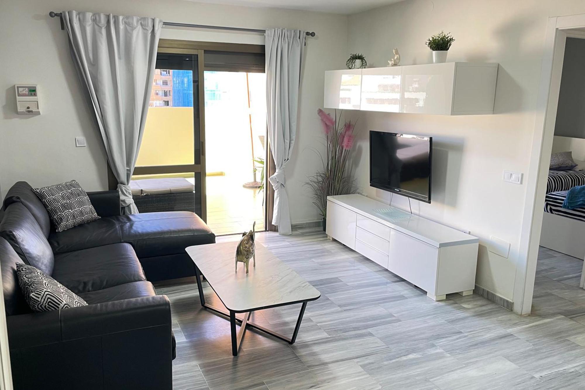 2 Bedroom 2 Bathroom Apartment In The Heart Of Fuengirola With Big Terrace And Free Parking Space Close To Beach 외부 사진